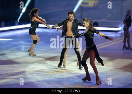 EXCLUSIF. Spectacle de glace 2013.Florent Torres pendentif le premier prime a Paris, le 27 novembre 2013. Photo de Etchegoyen/JMP/M6/ABACAPRESS.COM Banque D'Images