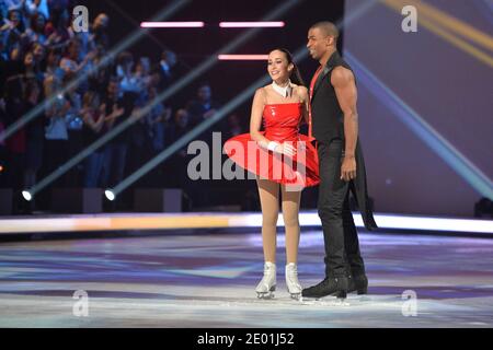 EXCLUSIF. Spectacle de glace 2013 - Deuxieme Prime. Kenza Farah pendentif le deuxième premier diffus sur M6 a Paris, France, le 4 décembre 2013. Photo de Nicolas Gouhier//M6/ABACAPRESS.COM Banque D'Images