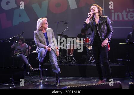 Christophe et Julien Dore se sont déroulés en direct lors du 50e anniversaire de l'Inter-France à la Gaite lyrique à Paris, en France, le 8 décembre 2013. Photo de Audrey Poree/ABACAPRESS.COM Banque D'Images