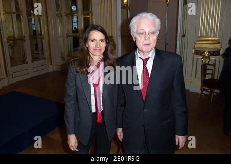 Le ministre de la Culture Aurelie Filippetti et Lionel Jospin assistent à une cérémonie où Jean-Michel Ribes est fait Commandeur de l'ordre des Arts et des lettres, qui s'est tenue au ministère de la Culture à Paris, France, le 10 décembre 2013. Photo de Laurent Zabulon/ABACAPRESS.COM Banque D'Images