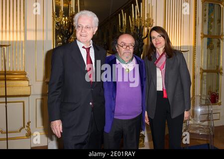 Le ministre de la Culture Aurelie Filippetti et Lionel Jospin assistent à une cérémonie où Jean-Michel Ribes est fait Commandeur de l'ordre des Arts et des lettres, qui s'est tenue au ministère de la Culture à Paris, France, le 10 décembre 2013. Photo de Laurent Zabulon/ABACAPRESS.COM Banque D'Images