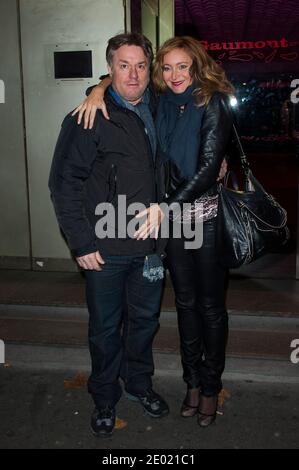 Julie Ferrier assistait à la première de 'Jamais le premier soir' au Gaumont Opera Cinema à Paris, France, le 19 décembre 2013. Photo de Nicolas Genin/ABACAPRESS.COM Banque D'Images