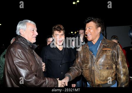 Igor et Grichka Bogdanoff et Claude Goasguen lors de l'inauguration de la patinoire temporaire à Trocadéro, France, le 19 décembre 2013. Photo de Thierry Plessis/ABACAPRESS.COM Banque D'Images