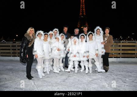 Igor et Grichka Bogdanoff lors de l'inauguration de la patinoire temporaire à Trocadéro, France, le 19 décembre 2013. Photo de Thierry Plessis/ABACAPRESS.COM Banque D'Images