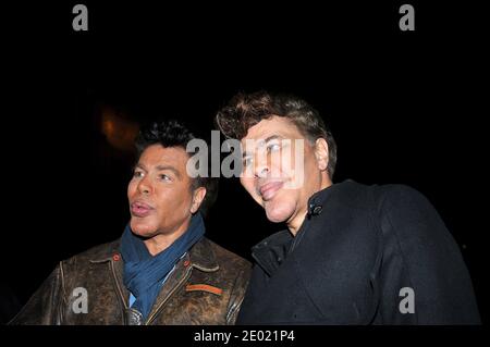 Igor et Grichka Bogdanoff lors de l'inauguration de la patinoire temporaire à Trocadéro, France, le 19 décembre 2013. Photo de Thierry Plessis/ABACAPRESS.COM Banque D'Images