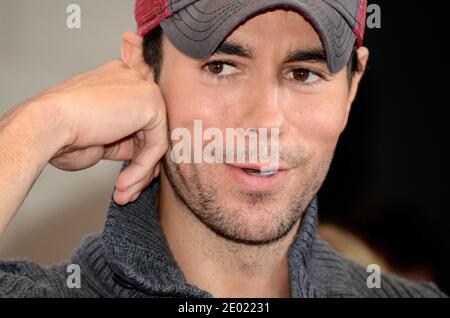 Enrique Iglesius participe au Y100 Jingle ball 2013 au BB&T Centre de Miami, FL, Etats-Unis, le 20 décembre 2013. Photo de Boyd Fellows/ABACAPRESS.COM Banque D'Images