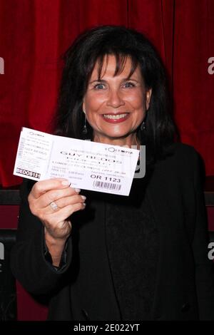 Anne Sinclair assiste au spectacle de l'homme le dernier de Guy Bedos 'la der des der' qui s'est tenu à la salle de concert Olympia à Paris, France, le 23 décembre 2013. Photo de Audrey Poree/ABACAPRESS.COM Banque D'Images