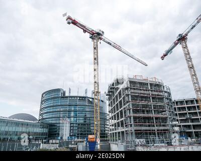 Strasbourg, France - 18 octobre 2020 : vue de la rue du site de la construction avec le bâtiment du Parlement européen dans le centre de strasbourg pendant la COVID-19 co Banque D'Images