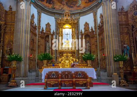 Iglesia de San Juan Bautista vue intérieure dans le centre historique de Coyoacan à Mexico CDMX, Mexique. Banque D'Images