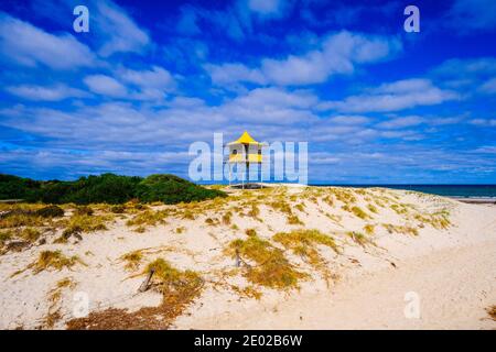 Refuge de surveillance Life Guards sur la plage à Adélaïde, Australie Banque D'Images