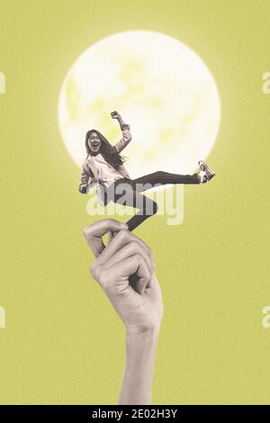 Collage de la main tenant une femme d'affaires heureuse. Collage art concept Banque D'Images