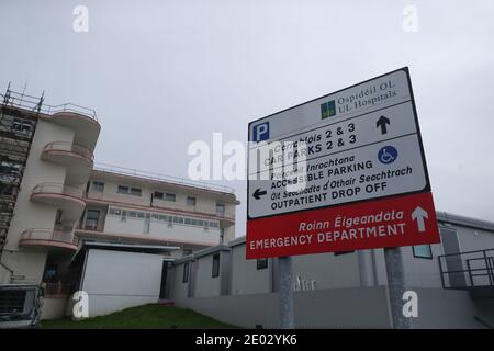 Vues générales de l'hôpital universitaire Limerick où le Dr Aiden O'Brien, consultant en matière de respiration, pratique. Banque D'Images