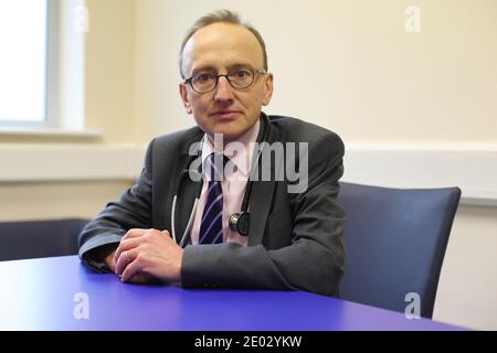 Dr Aiden O'Brien consultant en soins respiratoires à l'hôpital universitaire Limerick. Banque D'Images