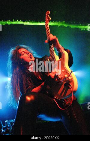 Yngwie Malmsteen se produit en direct lors de la tournée mondiale « Unleve the Fury » 2006 au théâtre Enmore de Sydney, en Australie, le 15 novembre 2006. Banque D'Images