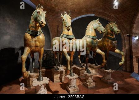 Chevaux de Saint-Marc, Cavalli di San Marco, Triumphal Quadriga, les chevaux originaux à l'intérieur de la basilique Saint-Marc, Venise, Vénétie, Italie Banque D'Images