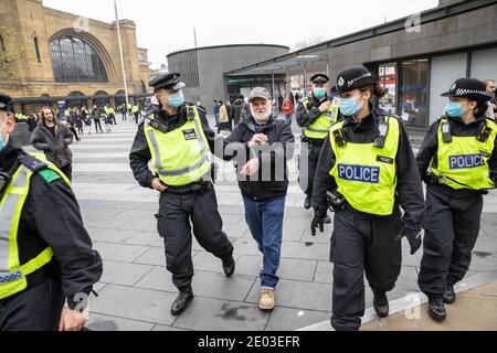 Manifestations anti Lockdown à travers Londres avec: Atmosphère où: Londres, Royaume-Uni quand: 28 nov 2020 crédit: Phil Lewis/WENN Banque D'Images