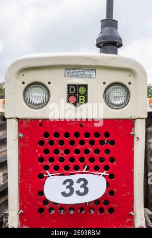 Tracteur rétro blanc David Brown 780 repeint et restauré lors d'un spectacle au nord-est de l'Angleterre, au Royaume-Uni Banque D'Images