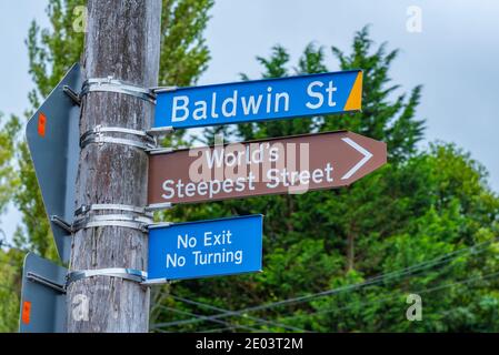 Direction Baldwin Street - la rue la plus raide du monde, à Dunedin, Nouvelle-Zélande Banque D'Images