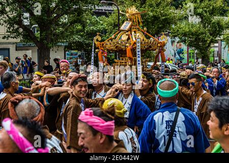 Omikoshi Nezu Shrine Festival à Tokyo Banque D'Images