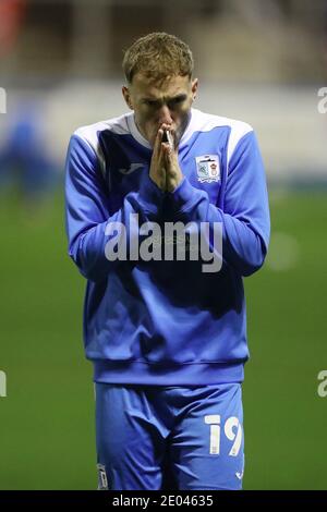 BARROW DANS FURNESS, ANGLETERRE. 29 DÉCEMBRE Scott Wilson de Barrow se réchauffe avant le match de la Sky Bet League 2 entre Barrow et Tranmere Rovers à la rue Holker, Barrow-in-Furness, le mardi 29 décembre 2020. (Credit: Mark Fletcher | MI News) Credit: MI News & Sport /Alay Live News Banque D'Images