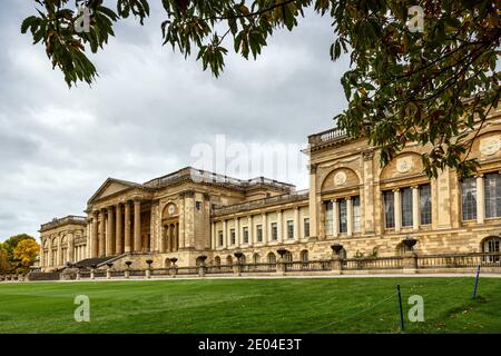 La façade sud de la classe I a inscrit Stowe House, Buckinghamshire, Angleterre, Royaume-Uni Banque D'Images