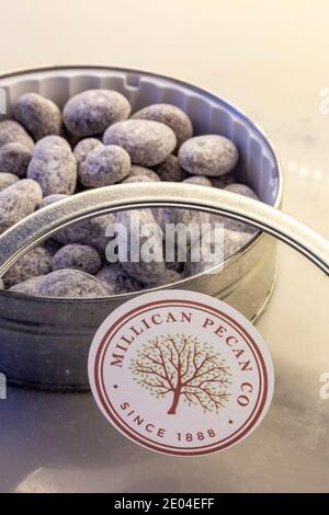 Boîte de lamillican Pecan Co. Chocolat Toffee pacanes, États-Unis Banque D'Images