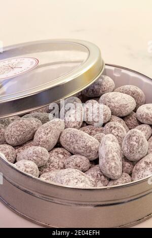 Boîte de lamillican Pecan Co. Chocolat Toffee pacanes, États-Unis Banque D'Images