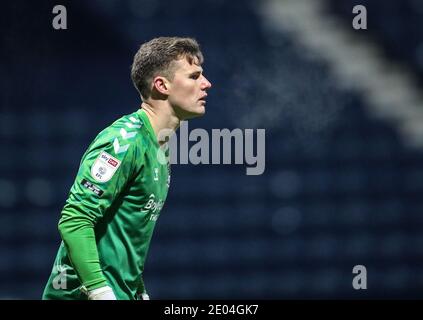 Deepdale Stadium, Preston, Lancashire, Royaume-Uni. 29 décembre 2020. Championnat de football de la Ligue anglaise de football, Preston North End versus Coventry City; gardien de but de Coventry Ben Wilson crédit: Action plus Sports/Alay Live News Banque D'Images