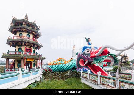 Pavillons de printemps et d'automne à l'étang de Lotus à Kaohsiung, Taïwan Banque D'Images