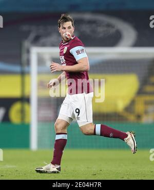 Chris Wood de Burnley joue avec une lèvre coupée pendant le match de la Premier League à Turf Moor, Burnley. Banque D'Images