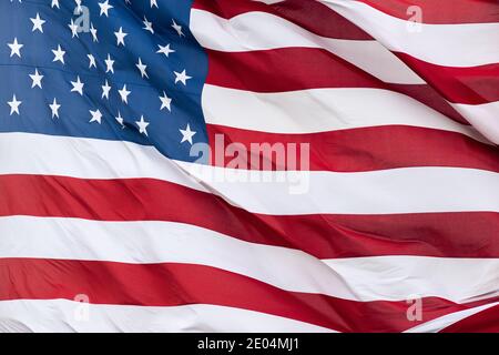 Le drapeau américain s'affiche sous le vent Banque D'Images