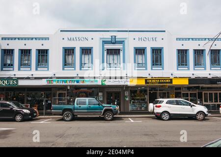 Masson House, un immeuble de grande rue à Napier, en Nouvelle-Zélande, conçu avec une façade de style Art déco qui était populaire dans les années 1930, quand il a été construit Banque D'Images