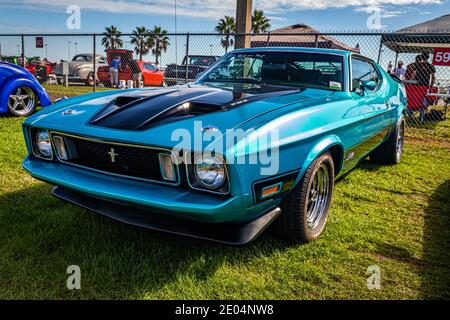 daytona Beach, FL - 28 novembre 2020: 1973 Ford Mustang à un salon de voiture local. Banque D'Images