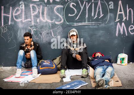 BUDAPEST - SEPTEMBRE 4 : réfugiés de guerre à la gare Keleti le 4 septembre 2015 à Budapest, Hongrie. Les réfugiés arrivent constamment à Hung Banque D'Images