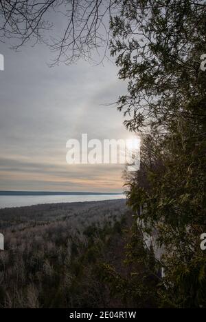 Sun Dog du côté de la baie Georgienne du comté de Bruce, en Ontario, au Canada Banque D'Images