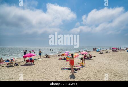 Plage populaire de Piémanson dans le delta de la Camargue du Rhône, Bouches-du-Rhône, sud de la France Banque D'Images