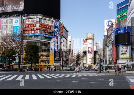 Gifu, Japon - 22 mars 2019 : vue sur la célèbre traversée piétonne Shibuya à Tokyo, Japon. Banque D'Images