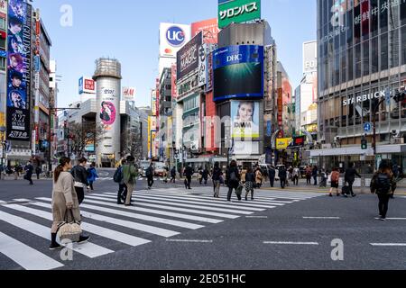 Gifu, Japon - 22 mars 2019 : vue sur la célèbre traversée piétonne Shibuya à Tokyo, Japon. Banque D'Images