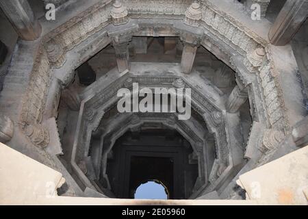 Dada Hari ni Vav - vue extérieure, Bai Harir Sultani Stepwell est situé dans la région d'Asarva, Ahmedabad, Gujarat, Inde Banque D'Images