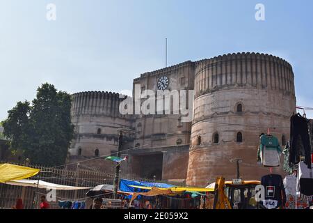 Vue du côté droit - fort de Bhadra construit en 1411AD par Sultan Ahmad Shah. Ahmedabad, Gujarat, Inde Banque D'Images