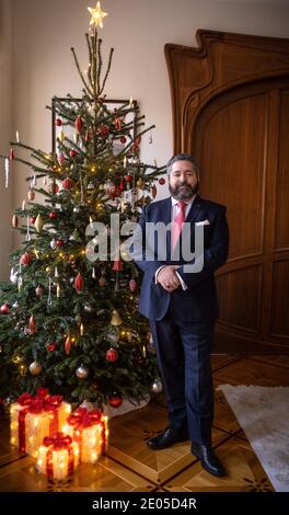 Séance photo du Grand-Duc George Mikhaïlovich de Russie, (Georgi Mikhaïlovich Romanov) pose à son domicile à Moscou, le 10 décembre 2020 en Russie.photo par Dimitri Revenko/DNPhotography/ABACAPRESS.COM Banque D'Images