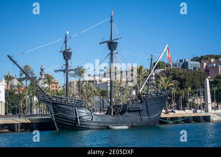 Bateau pirate amarra dans la marina de Cartagena, Murcia, Espagne Banque D'Images