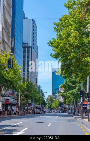 AUCKLAND, NOUVELLE-ZÉLANDE, 20 FÉVRIER 2020 : vue sur Queen Street dans le centre d'Auckland, Nouvelle-Zélande Banque D'Images