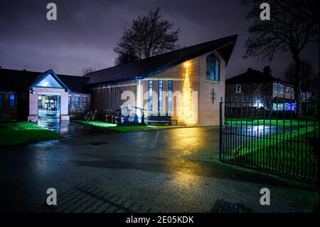 Noël à l'église de la réforme unie, Worsley Road, Swinton, Manchester Banque D'Images