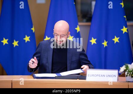 Bruxelles, Belgique. 30 décembre 2020. Le président de la Commission européenne, Ursula von der Leyen, et le président du Conseil de l'UE, Charles Michel, lors d'une cérémonie de signature de l'accord de commerce et de coopération entre l'UE et le Royaume-Uni, à Bruxelles, en Belgique, le 30 décembre 2020. Crédit: ALEXANDROS MICHAILIDIS/Alamy Live News Banque D'Images