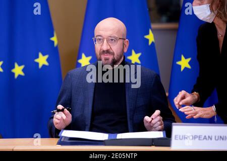 Bruxelles, Belgique. 30 décembre 2020. Le président de la Commission européenne, Ursula von der Leyen, et le président du Conseil de l'UE, Charles Michel, lors d'une cérémonie de signature de l'accord de commerce et de coopération entre l'UE et le Royaume-Uni, à Bruxelles, en Belgique, le 30 décembre 2020. Crédit: ALEXANDROS MICHAILIDIS/Alamy Live News Banque D'Images