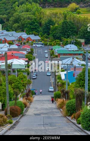 DUNEDIN, NOUVELLE-ZÉLANDE, 25 JANVIER 2020: Baldwin Street - la rue la plus raide du monde, à Dunedin, Nouvelle-Zélande Banque D'Images