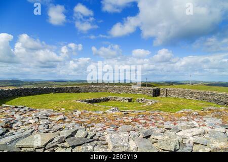 Knockdrum en pierre circulaire au sommet de la colline fort, Comté de Cork, Irlande Banque D'Images