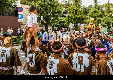 Omikoshi Nezu Shrine Festival à Tokyo Banque D'Images