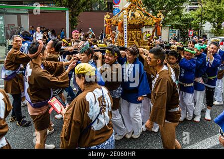 Omikoshi Nezu Shrine Festival à Tokyo Banque D'Images